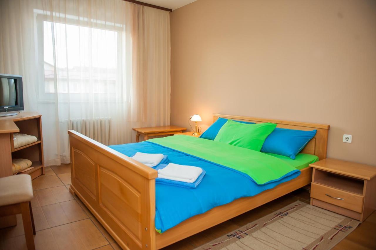 Prenociste "Nacional" Hotel Prnjavor Buitenkant foto