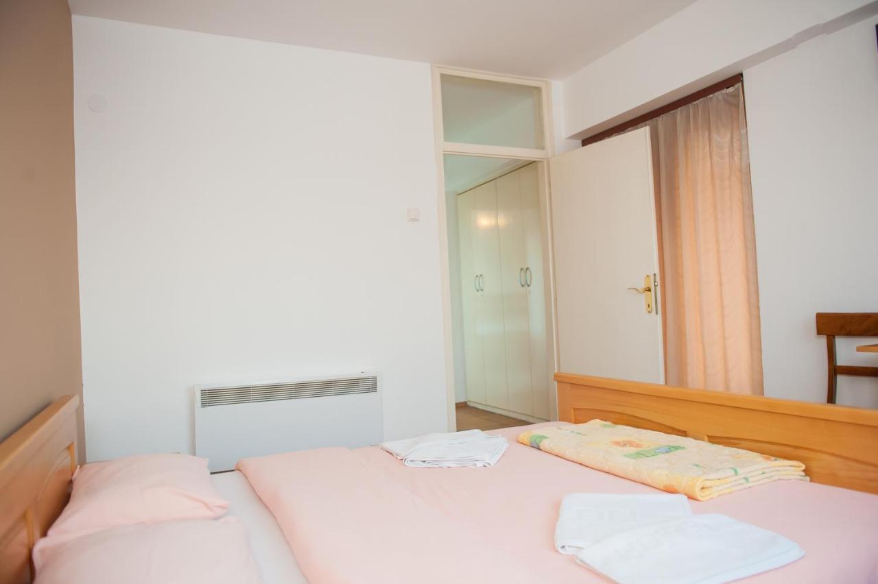 Prenociste "Nacional" Hotel Prnjavor Buitenkant foto