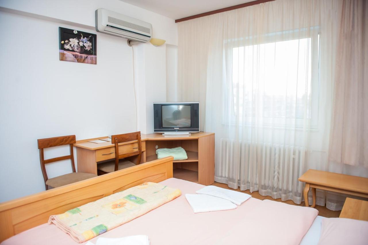 Prenociste "Nacional" Hotel Prnjavor Buitenkant foto