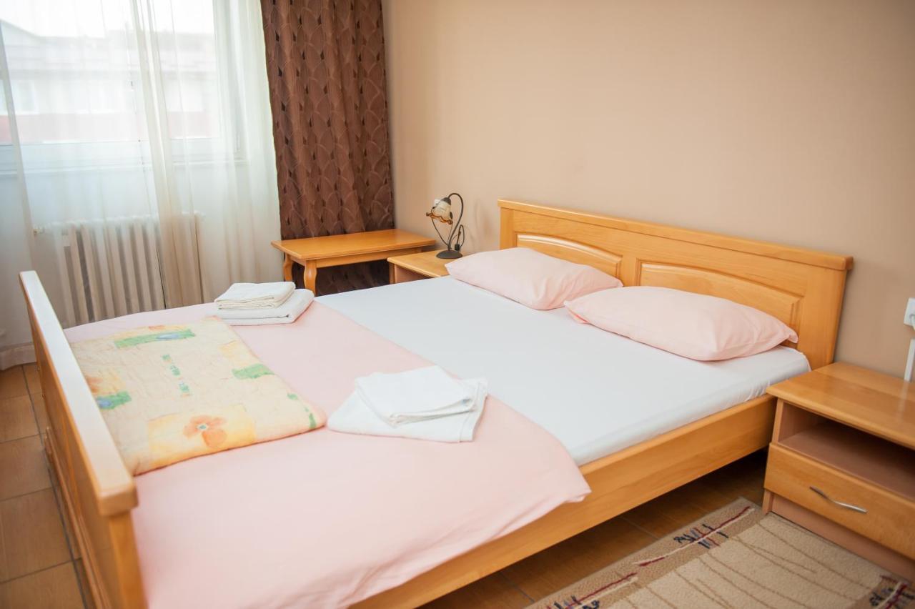 Prenociste "Nacional" Hotel Prnjavor Buitenkant foto