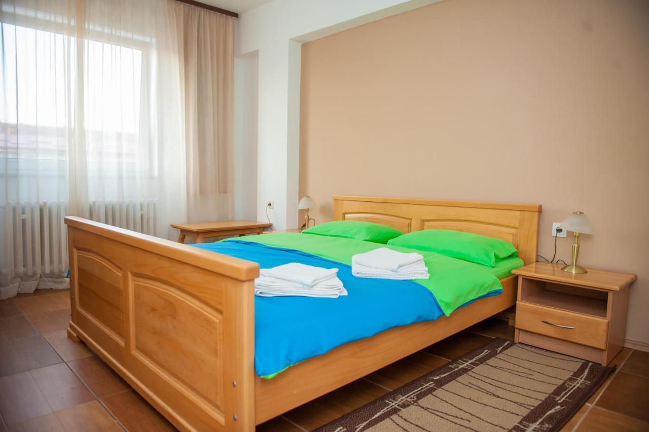 Prenociste "Nacional" Hotel Prnjavor Buitenkant foto