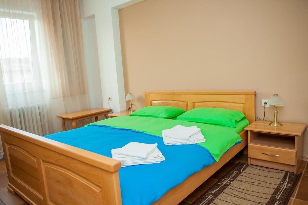 Prenociste "Nacional" Hotel Prnjavor Buitenkant foto