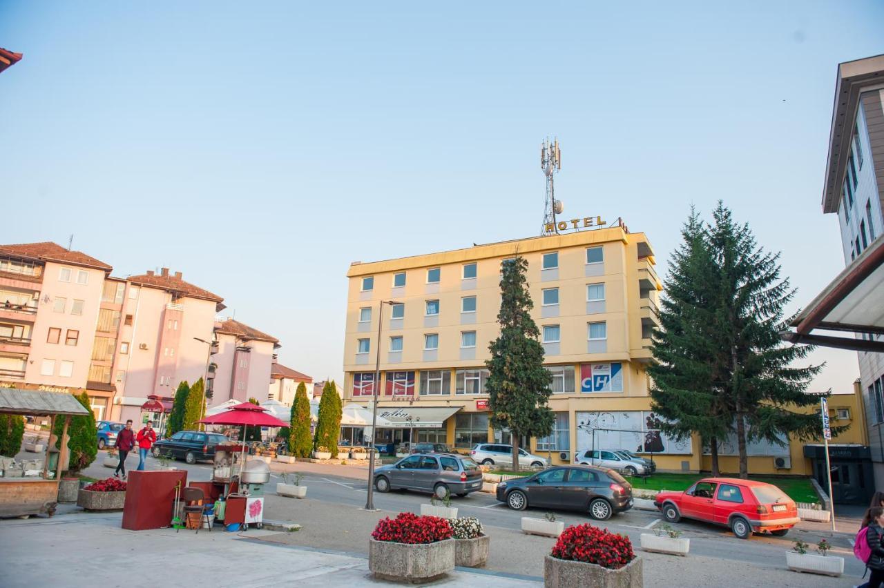 Prenociste "Nacional" Hotel Prnjavor Buitenkant foto