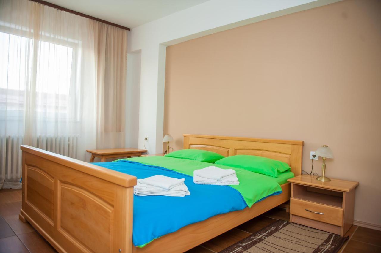 Prenociste "Nacional" Hotel Prnjavor Buitenkant foto